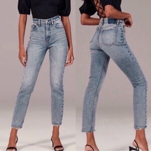 Abercrombie & Fitch Curve Love Mom Jeans high rise NWT size 37 / 24 short